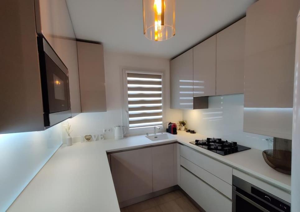 App 5 Pers, Parking, 3Mn Rer A, 40 Mn Du Centre De Paris, Cergy Le Haut Apartment Bagian luar foto