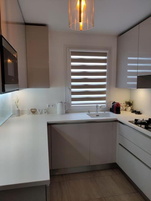 App 5 Pers, Parking, 3Mn Rer A, 40 Mn Du Centre De Paris, Cergy Le Haut Apartment Bagian luar foto