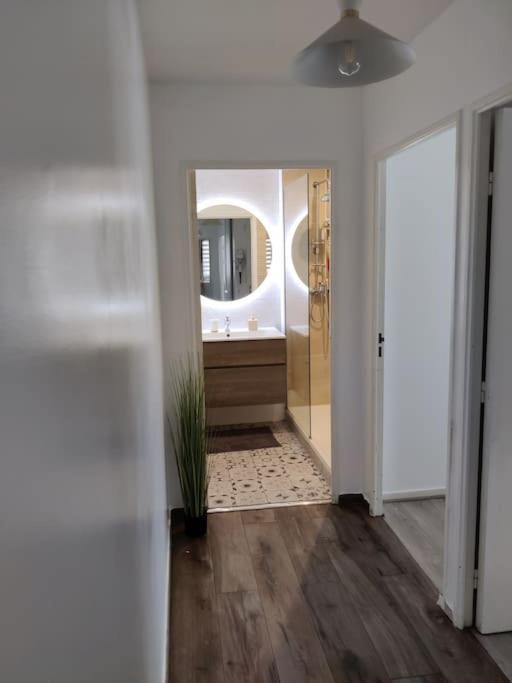 App 5 Pers, Parking, 3Mn Rer A, 40 Mn Du Centre De Paris, Cergy Le Haut Apartment Bagian luar foto