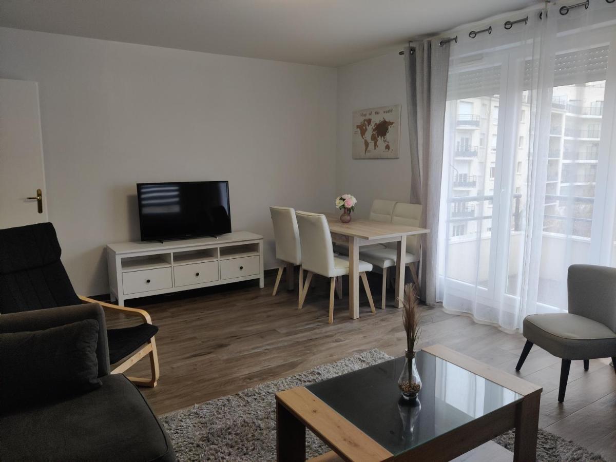 App 5 Pers, Parking, 3Mn Rer A, 40 Mn Du Centre De Paris, Cergy Le Haut Apartment Bagian luar foto